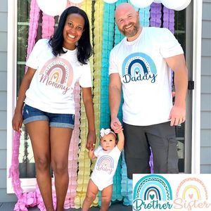 Rainbow Daddy Mommy Sister Baby Round Neck Losse Gedrukt Family Matching T-Shirt Family Matching Outfits Babykleding Geboren 240507