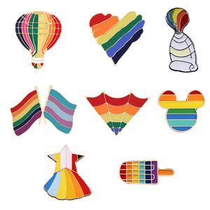 Arc-en-ciel lgbt broche dessin animé coeur drapeau amour émail épingles lesbiennes gais gais fier