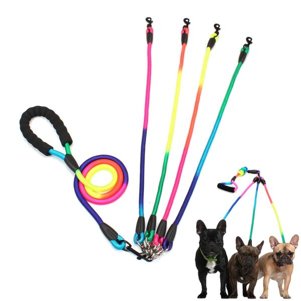 Rainbow Multi Dogs Leash Nylon Détachable Pet à la mousse de plomb Pet 1 laisse pour 2 ou 3 ou 4 chiens Round Traction corde pour chiens Supplies 231221