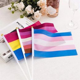 Bandera del orgullo del arco iris Pequeño Mini Banner de mano Stick Gay LGBT Decoraciones para fiestas Suministros para desfiles Festival DHL GJ0403276c