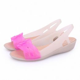 Regenboog sandalen jelly schoenen vrouwen wiggen sandalias vrouw sandaal zomer snoep kleur peep toe bohemie strand zoete slipper schoenen meisje q1oe #
