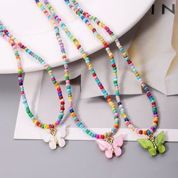Collier de perles de rocaille arc-en-ciel avec pendentif papillon pour femmes, style Boho, fait à la main, multicolore, beaux bijoux