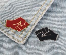 Verhoogde Vuist van Solidariteit Emaille Rode Broche Hoed Kleding Revers Pin Jeans Shirt Badge Black Lives Matter Sieraden Gift8746664