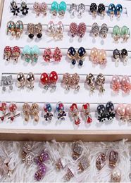 Mélange aléatoire 15 Style 15pairs Mottes d'oreilles Double-côté de 15 paires Boucles d'oreilles à vis de pierre précieuse Opale Fit Girl Madam3471742