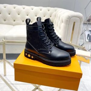 Ranger enkellaars Designer heren dameslaarzen Platte Ranger Combat Boot Parijs Metropolis enkellaars Leer Territory Winter Sneaker Moto Biker Trainer Booties 06