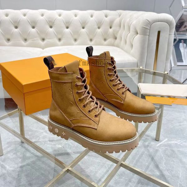 Ranger Bottine Designer Hommes Femmes Bottes Plat Ranger Combat Boot Paris Metropolis Bottine En Cuir Territoire Hiver Sneaker Moto Biker Trainer Booties 03