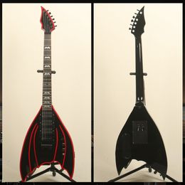 Zeldzame zwarte vleermuisvormige elektrische gitaar met rode strepen body 3 humbucker pickups bat inlay