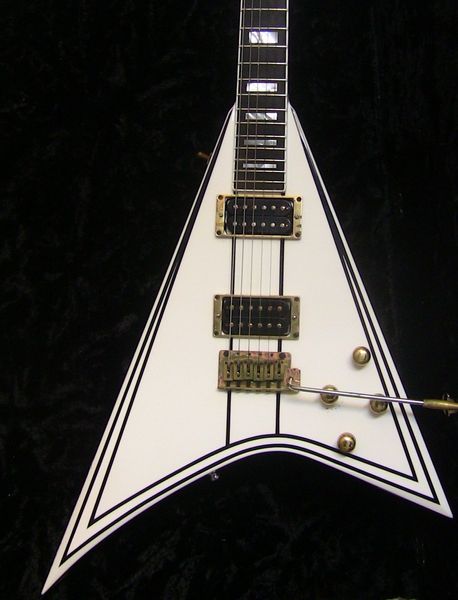 Livraison Gratuite Exclusif Randy Rhoads RR 1 Noir Pinstripe Blanc Flying V Guitare Électrique Or Matériel, Bloc MOP Incrustation, Tremolo Cordier