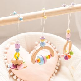 Hochets Mobiles 3pcs bébé pendentif en bois coloré anneau-tirer anneau de hêtre bébé jouer gym anneau de dentition en bois sans BPA pour berceau hochet pendentif jouets cadeaux 230617