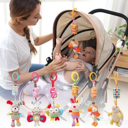Rattles Mobiles Baby Sensory Hanging Soft Learning Toy Animali di peluche Passeggino Infant Car Bed Culla con massaggiagengive per Bebe Babies Toddlers 230525