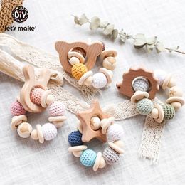 Ratels Mobiles laten we baby rammelarmband houten speelgoed haken kralen TLEETER TEETER Kerstcadeau Hedgehog Elk Wood Crafts Ring gegraveerd 230901