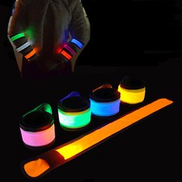 Rave speelgoed nieuwe kleurrijke led flitsende polsband armband nacht rennen verlichte armband armband bangle bar disco rave glow party benodigdheden