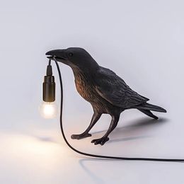 Raven Tafellamp Vogels Bureaulamp Hars Kraai Wandkandelaar Creatief Nachtlampje Modern Kunstarmatuur Voor Home Decor Woonkamer, Halloween, Kerstdecor, Bureauaccessoires.