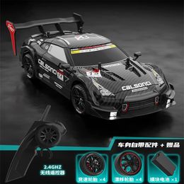 RC Car GTR 24G Drift Racing 4x4 Offroad Radio Remote Control Véhicule Electronic Hobby Toys for Kids Y240428