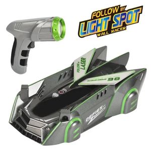 RC Car Stunt Infrared Laser Tracking Wand Plafond klimmen Volg lichte drift 360 Roterend elektrisch anti -zwaartekracht Auto speelgoed 240412