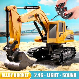 RC Excavator 24 GHz 6 canal 1 24 alliage de voiture d'ingénierie et jouet en plastique 6ch 5ch RTR pour kid chariot cadeau 240424