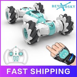 RC Stunt Car Gesture Induction Twisting Drift Off-Road Dancing Side Driving Control remoto Vehículo de juguete para regalo para niños VS Q70 220315