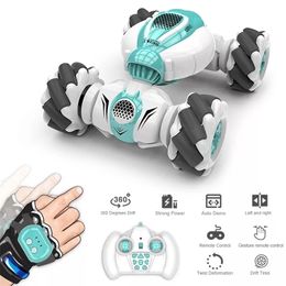 RC Stunt Car Control remoto Reloj Sensor de gestos Juguetes eléctricos Drift 2.4GHz 4WD Rotación Regalo para niños Niños 220315