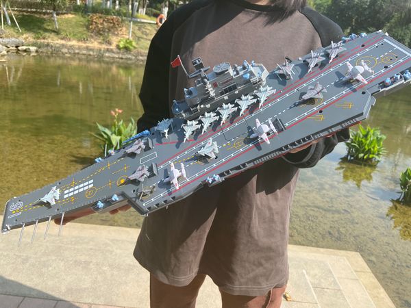 RC Warship 26,7 pouces (68 cm) Super Long Hull RC Boat Charges Military Children's Toy Boy Electric Toy Ship Aircraft Craft Warsh