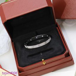 Rdz9 Bracelets porte-bonheur Bracelet de créateur de luxe pour femmes avec conception de diamant cent corps dur cadeau de noël bijoux Op