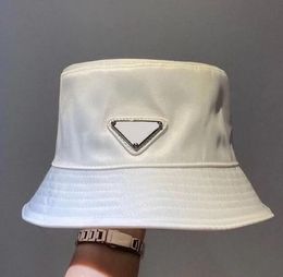 Re nylon ontwerper bucket hoed zomer casquette luxe designer hoed outdoor zonneschijn proof casquette vaste kleur gehakt driehoek hoeden voor mannen plat rand fa0127