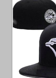 Gereed voorraad Groothandel Hoogwaardige heren Toronto Sport Team Past Caps Flat Brim on Field Hats Volledig gesloten ontwerp Maat 7- Maat 8 Gebracht honkbal Gorra Casquette A4