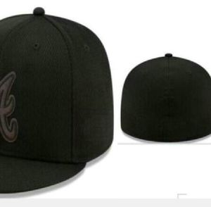 Gereed voorraad Groothandel Hoogwaardige heren Atlanta Sport Team Past Caps Flat Brim on Field Hats volledig gesloten ontwerp maat 7- maat 8 gemonteerd honkbal Gorra Casquette