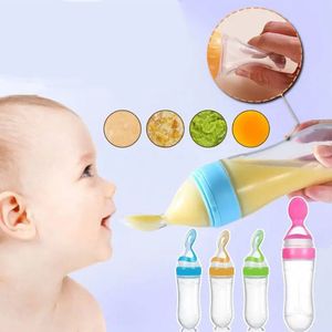 Pasgeboren gebruiksvoorwerpen draagbare baby voeding lepel vloeibare voeder fles knijp baby 90 ml siliconen fles