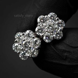 Klaar om GRA Hip Hop Stud -oorbellen Moissanite Men Oorbellen 925 Sterling Silver Cluster Bloem 9mm Moissanite Rings te verzenden