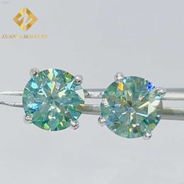 Klaar om Hip Hop Earring 925 Sterling Zilver 8.0mm Blue Moissanite Screw Back Stud Earring te verzenden