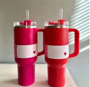 Prêt à expédier Quencher 40oz Quencher Cosmo Pink Parade Flamingo Target Rouge Tasses cadeaux de Saint-Valentin en acier inoxydable avec poignée en silicone Couvercle Tasses de voiture en paille