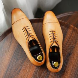 Real 2024 Cow Men's Formal Fabrication à la main confortable Confort de créateurs en cuir authentique Business Oxfords Chaussures B