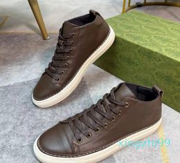 Zapatillas altas de cuero auténtico, zapatos con paneles de gamuza, suela para hombres, zapatillas de deporte cómodas de diseñador famoso para exteriores