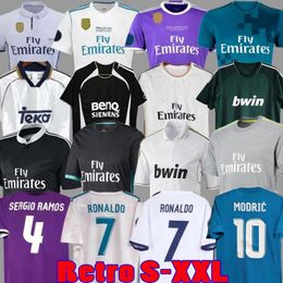 Real Madrid Jersey Retro voetbalhirt Guti Benzema Seedorf Carlos Ronaldo Kaka 03 04 06 07 11 13 14 15 16 17 18 Zidane Beckham Raul Vintage Figo Kits