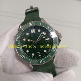 Real Photo heren automatisch horloge heren 42 mm 300 m duiker groene wijzerplaat keramische bezel rubberen armband Cal. 8800 Beweging 007 Mechanische sporthorloges