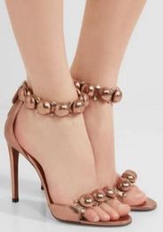 REAL PIC 2018 Sandalias de mujer Moda Mujer Gladiador Tacones altos Zapatos con pompones Spike Stud Hebilla Bombas de tacón fino