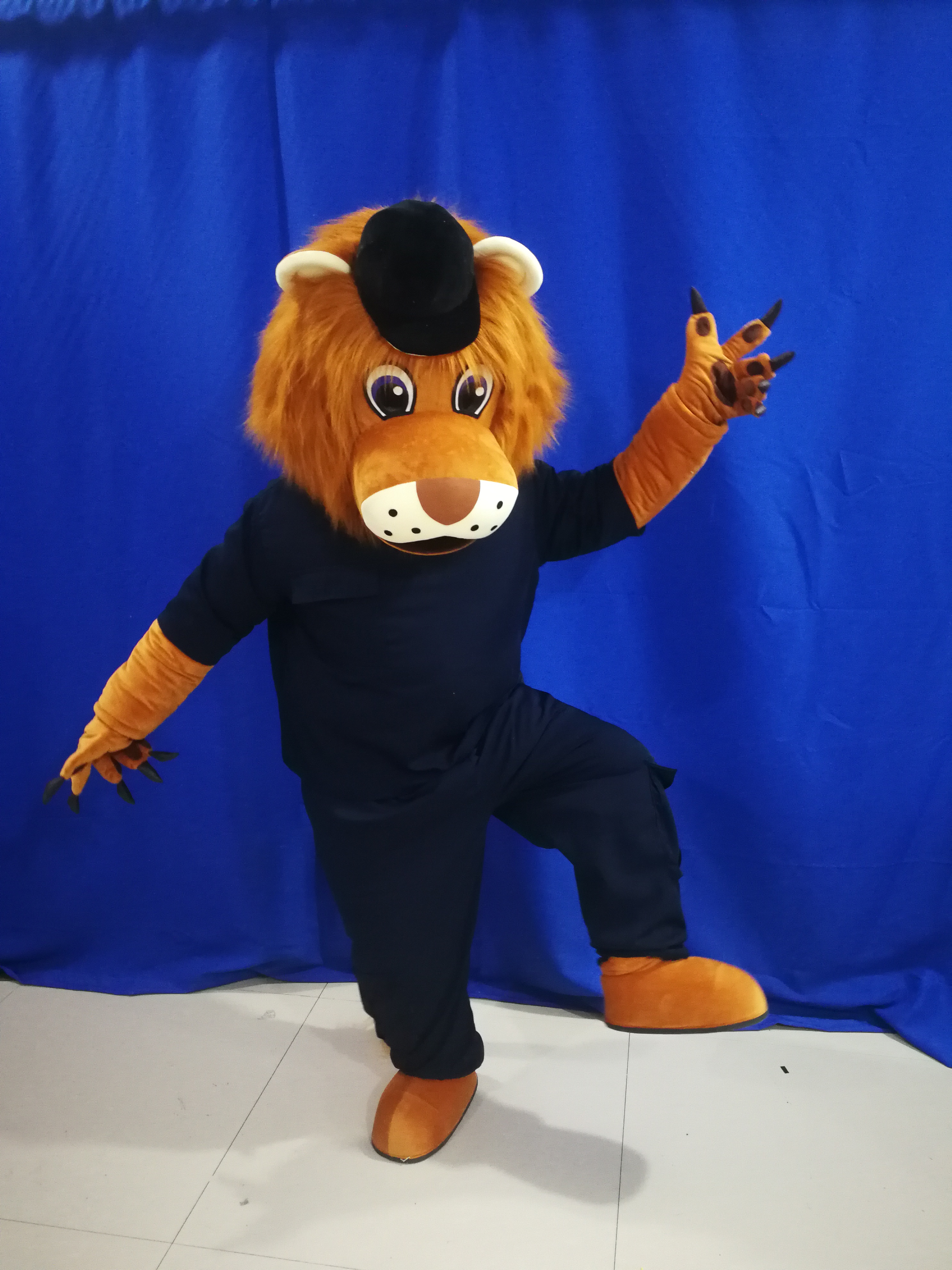 Real Pictures Wear T-shirt shorts lion mascot Costume Party Cartoon Character Costumes for Sale Adult Size factory direct support customization