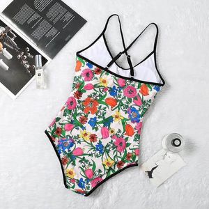 Realfine 5A Swimwear G Swimsuits de una pieza Diseñador de impresión Bikini Beachwear para mujeres Tamaño S-XL Ir a la descripción Imágenes de Look 23.3.5 590014