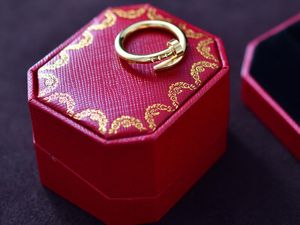 Realfine888 3A 30 Anneaux de mariage Catier Love en argent/or/or rose Bracelet Iconic Jewelry Designer de luxe pour femme avec taille de boîte 6-10