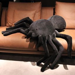 Juguete de araña de gran tamaño realista Toy de peluche suave animal de peluche Scary Spider Doll Halloween Room Decoration Regalo de cumpleaños para niños 240407