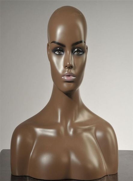 Busto de cabeza de maniquí realista de fibra de vidrio, cubierta negra para peluca, joyería y sombrero B63664945