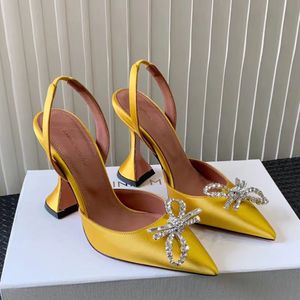 Élingue arrière Crystal Embelli la robe de boucle Pompes à glissière Slip-on Tap Talal Sandales Femme Slingback Soiffure Chaussures Luxury Designer High Heels Factory Footwear