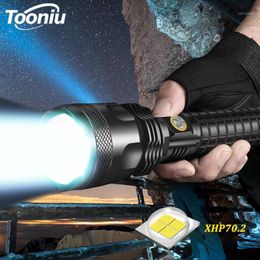 Torche tactique rechargeable XHP70.2 LED super lumineuse étanche Zoom 3 modes d'éclairage Utilisation de la lumière extérieure 26650 lampes de poche torches