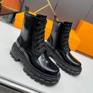 Record Chelsea Boot Noir Cuir de veau glacé Panneaux latéraux élastiques femme designer Plateforme Desert Boot chaussures Fashion Record Boot 06