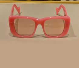 Lunettes de soleil roses rectangulaires 0516 lunettes de soleil Unisexe Fashion Occhiali da Sole Firmati Eyewear Accessoires UV400 Protection W4740514