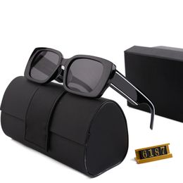 Rechthoekige zonnebril designer zonnebril voor dames Elastic Series Eyewear normale versie brede spiegelpoten groot letterlogo Eenvoudige en stijlvolle zwarte herenbril