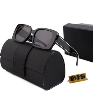 Lunettes de soleil rectangulaires lunettes de soleil design pour femmes Elastic Series Eyewear version régulière jambes larges miroir logo grande lettre Lunettes noires simples et élégantes pour hommes