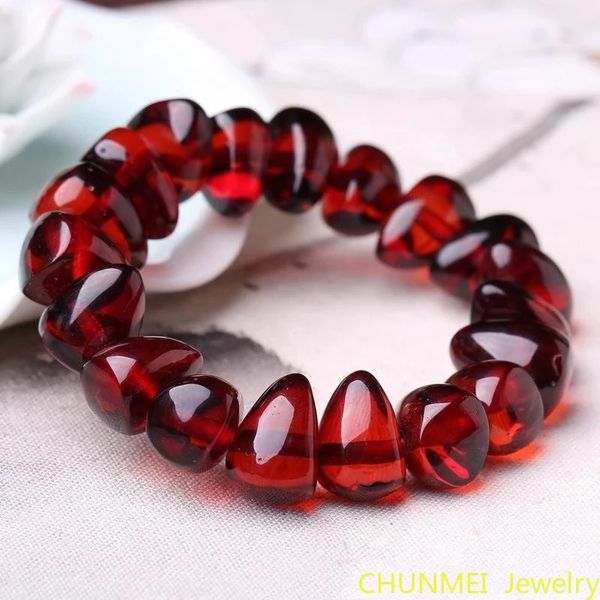 Bracelet d'ambre rouge hommes hommes Natural Baltic Blood Ambers perles élastiques Bracelets de bracelets de triangle