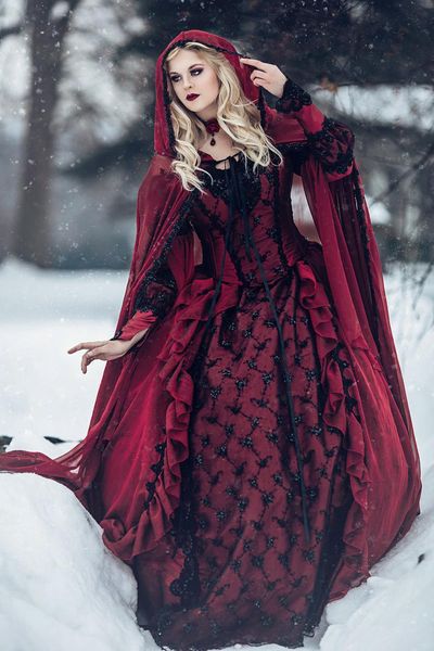 Robes de mariée médiévale gothique rouge et noir manches longues Renaissance Fantastique Victorien Vampires Robes de mariée de campagne avec Copped 2019