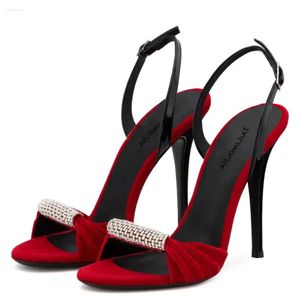 Rode en Veet Sandals Zwart Stijlvolle Rhinestone Super Heel 11-13 cm Buckle Dunne Sandal 2024 Fashion Banquet Wedding Woman Shoe V Sal 691 D S E160